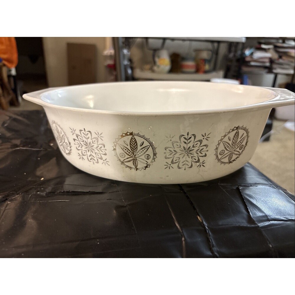 Vintage Pyrex 045 2.5qt Oval Casserole Dish w/Lid Hex Signs